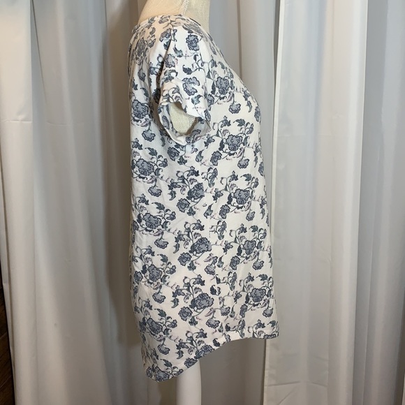 Like new! Maurices 24/7 Softest Floral Tee - Picture 3 of 7
